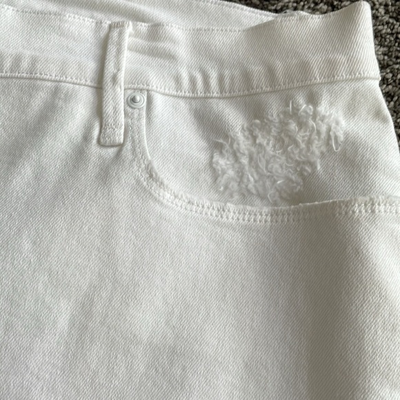 NWOT Good American good 90s short. Zipper fly. Size 18. - Picture 8 of 9